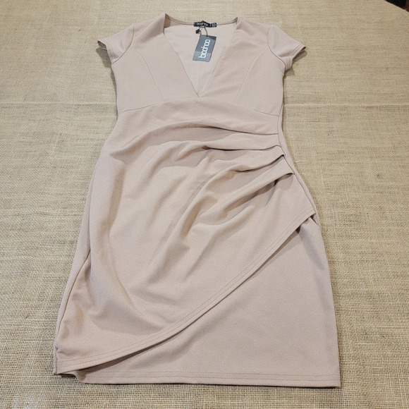 NWT Boohoo Bodycon Dress Ruched V-Neck Cocktail Party Dress Women's Size 6 New - Picture 1 of 7